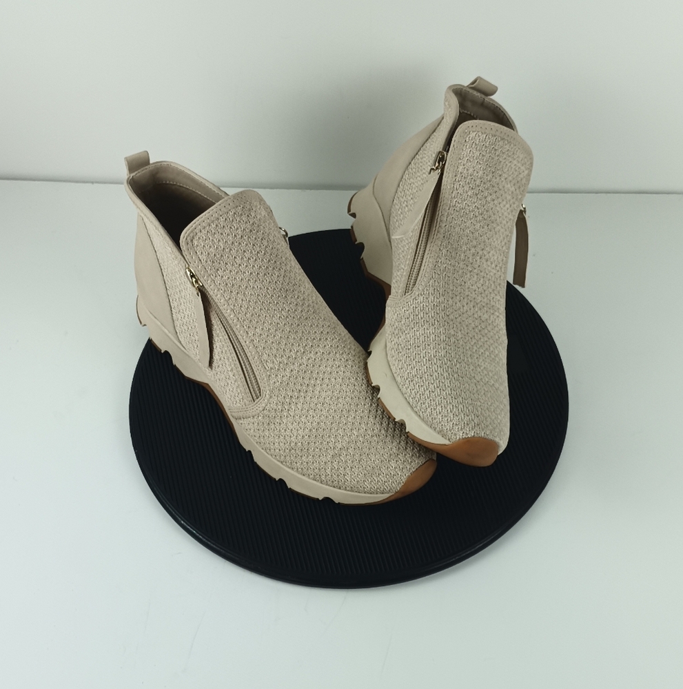 Anne Klein Iflex Orthemove Women's Beige  Boots Size 8M